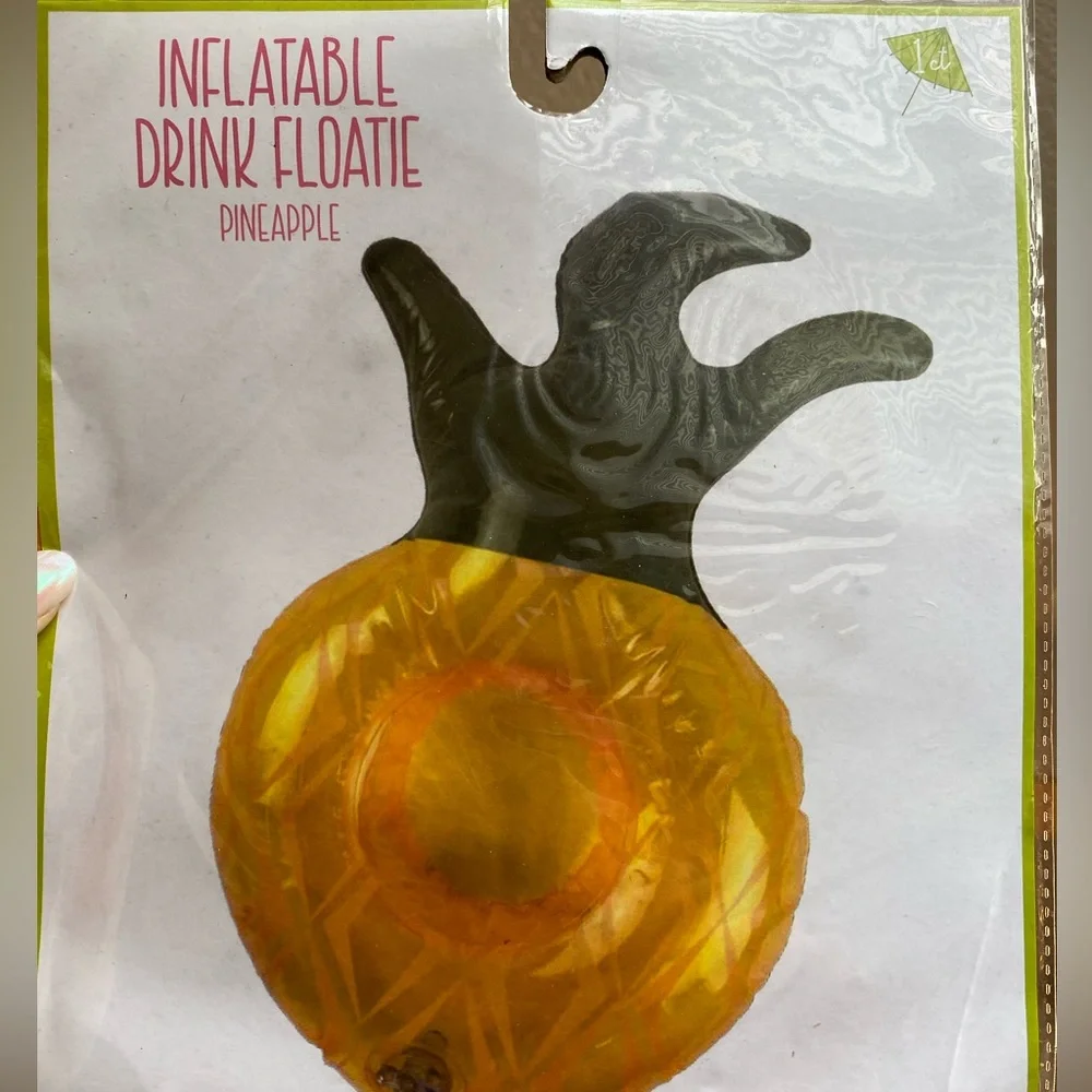 ⭐️5/$10⭐️ Pineapple Drink Floatie